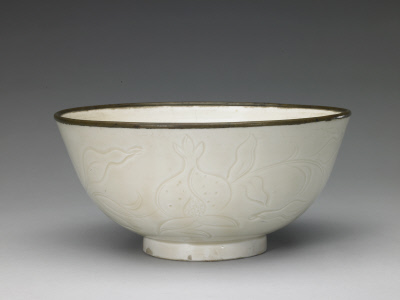 图片[1]-Ding kiln white glaze carved pomegranate bowl-China Archive